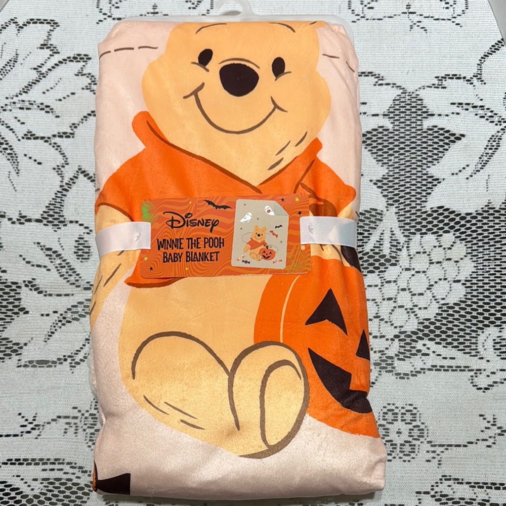 Disney Winnie the Pooh Halloween Baby Blanket Bats Ghosts Pumpkin Candy 30”x40”